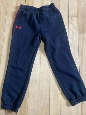 Boys Size 5 Under Armour Black and Red Sweatpants  Activewear Sports Clothes